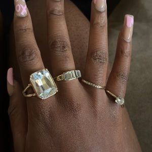 They are rings ! have any question please email me at londonrose536@gmail.com